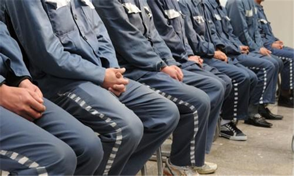 犯人被判十年最多能减刑几年